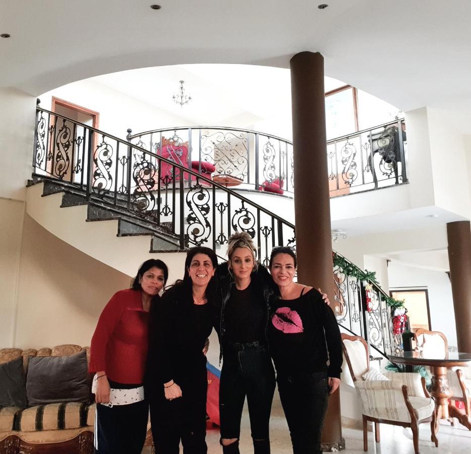 Larnaca Mansion Ideal For 3 Families Or More エクステリア 写真