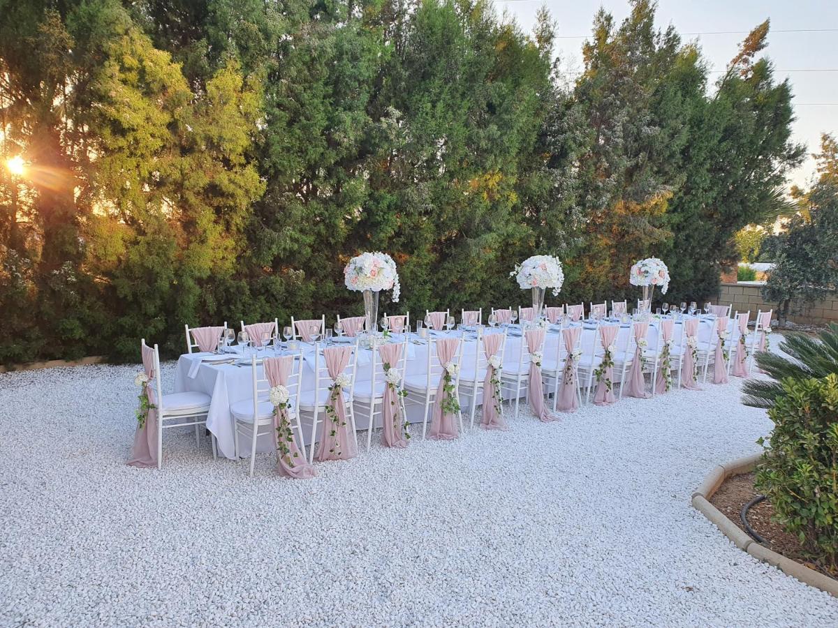 Larnaca Mansion Ideal For 3 Families Or More エクステリア 写真