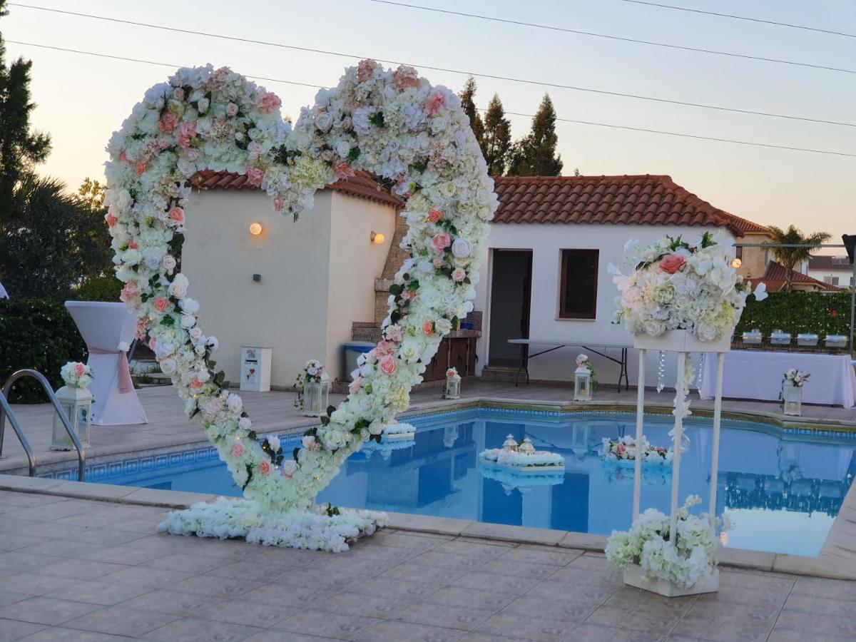 Larnaca Mansion Ideal For 3 Families Or More エクステリア 写真