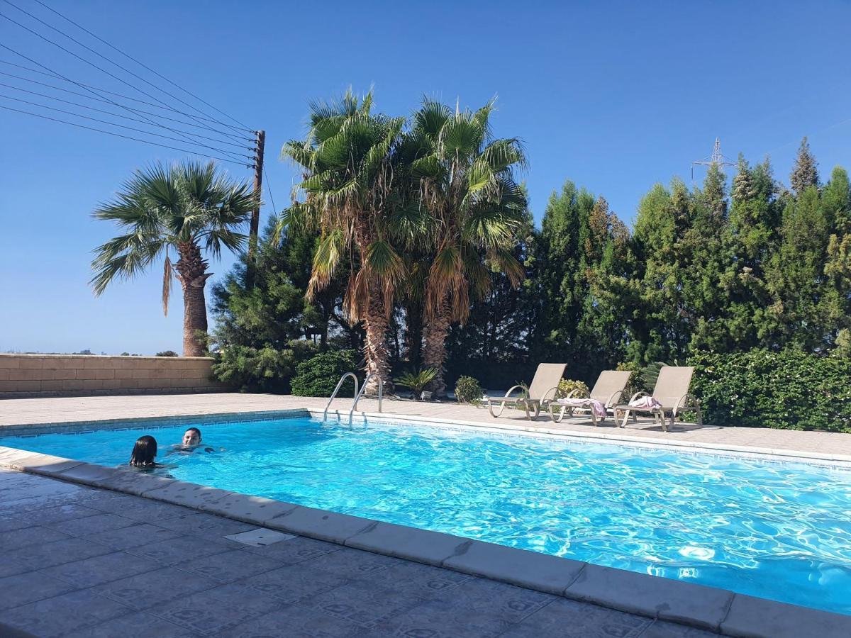 Larnaca Mansion Ideal For 3 Families Or More エクステリア 写真