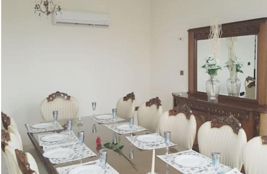 Larnaca Mansion Ideal For 3 Families Or More エクステリア 写真
