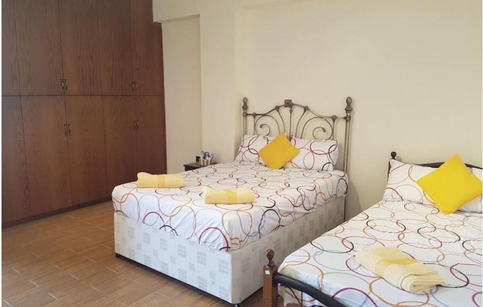 Larnaca Mansion Ideal For 3 Families Or More エクステリア 写真