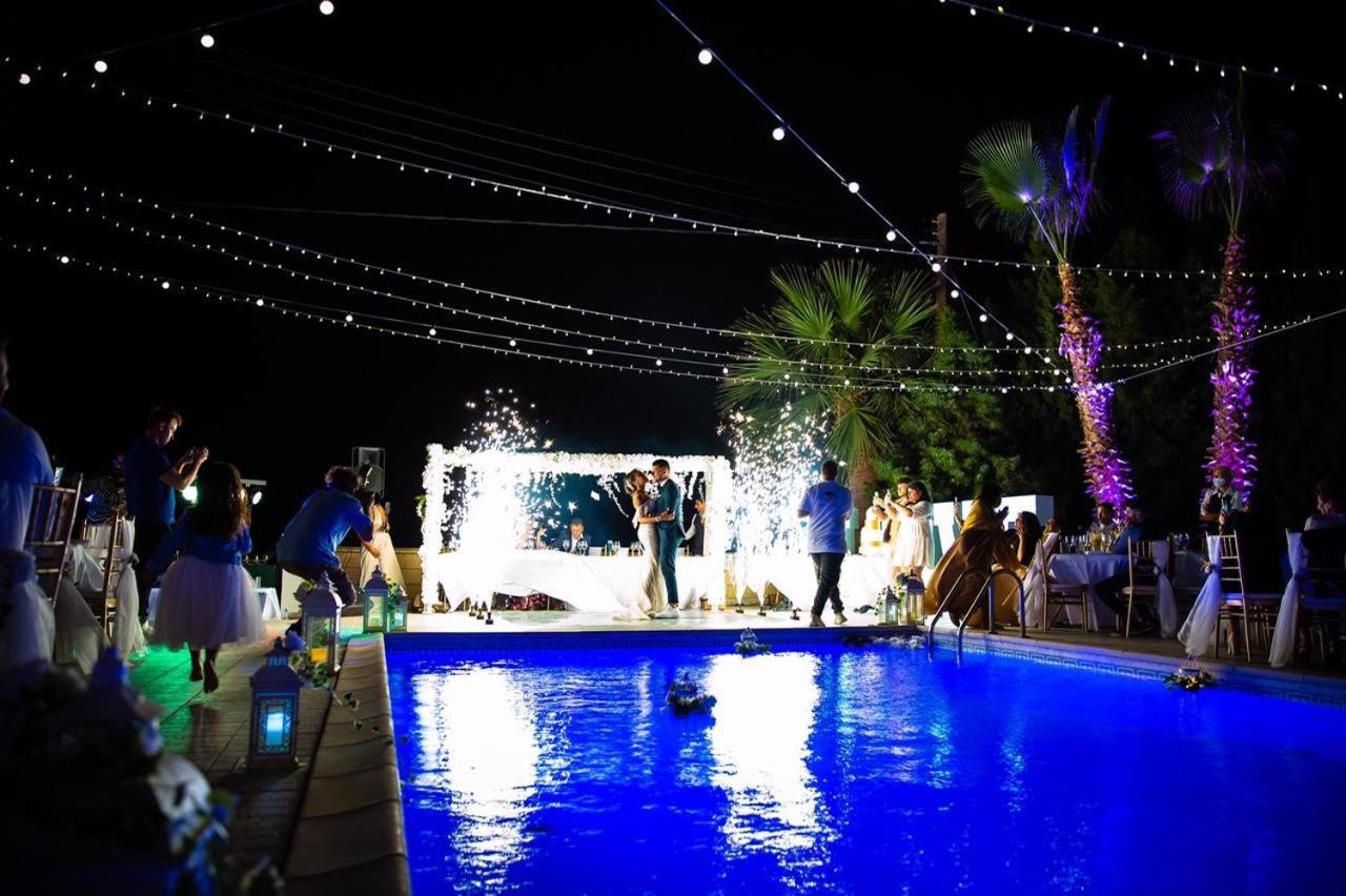Larnaca Mansion Ideal For 3 Families Or More エクステリア 写真