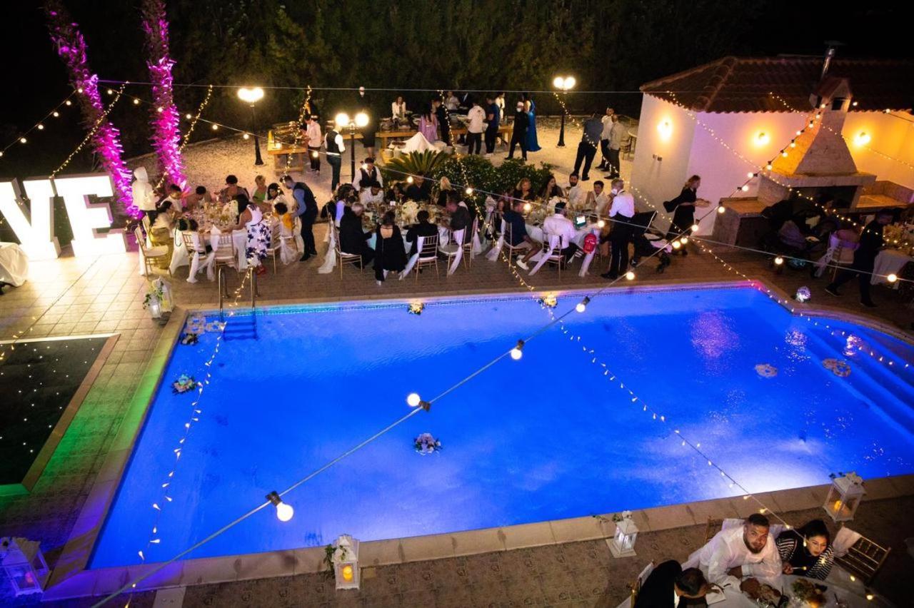 Larnaca Mansion Ideal For 3 Families Or More エクステリア 写真