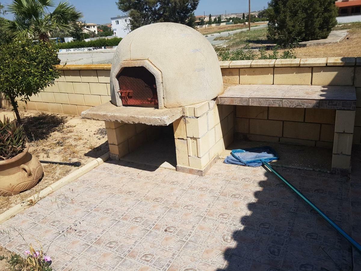 Larnaca Mansion Ideal For 3 Families Or More エクステリア 写真