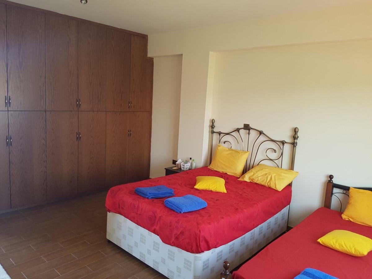 Larnaca Mansion Ideal For 3 Families Or More エクステリア 写真