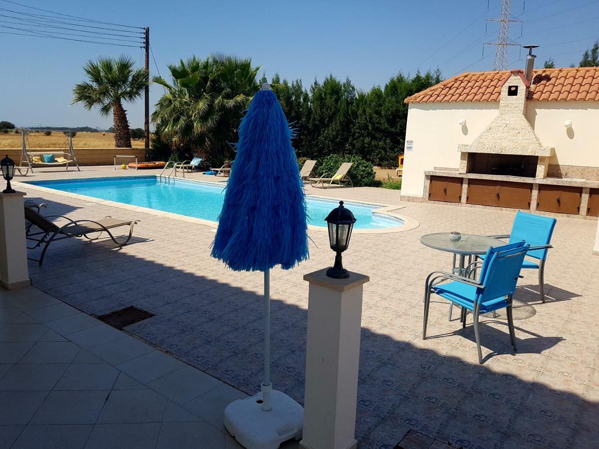 Larnaca Mansion Ideal For 3 Families Or More エクステリア 写真