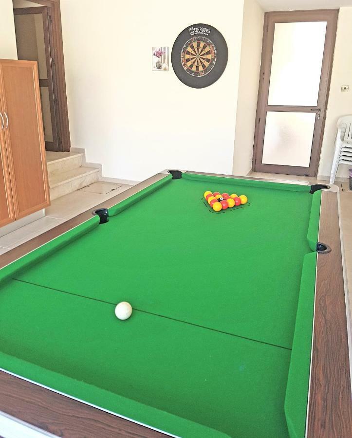 Larnaca Mansion Ideal For 3 Families Or More エクステリア 写真
