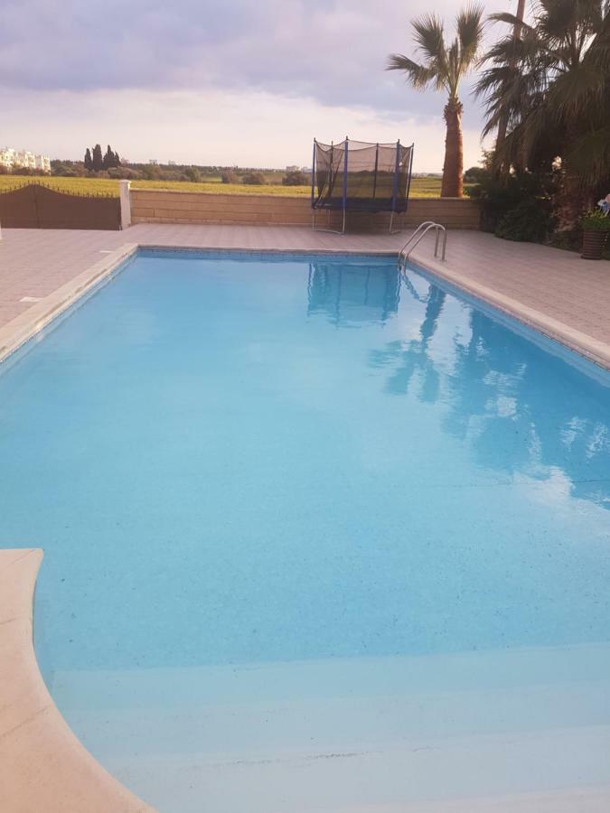 Larnaca Mansion Ideal For 3 Families Or More エクステリア 写真